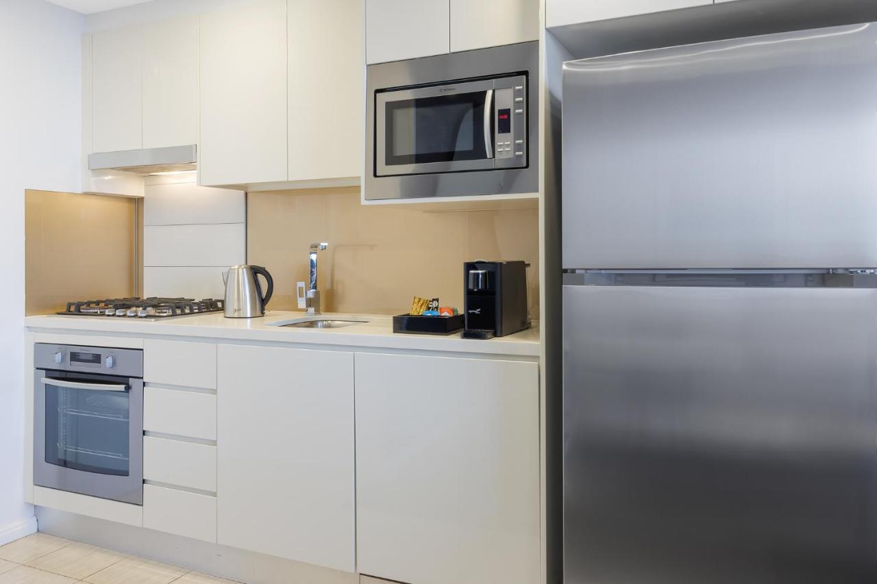 Meriton Suites Zetland Sydney Exterior foto A modern kitchen