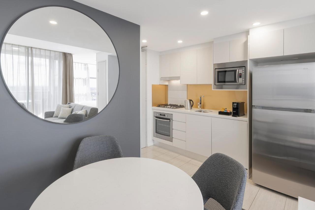 Meriton Suites Zetland Sydney Exterior foto A typical apartment kitchen